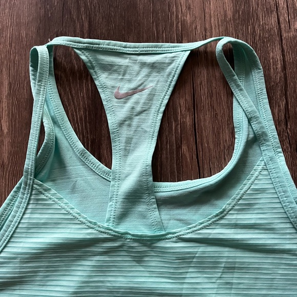 Nike Women’s Turquoise Racerback Tank Top Sz M - Picture 5 of 5
